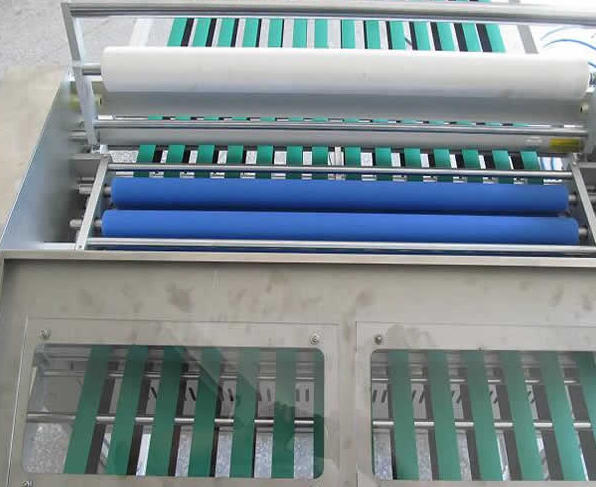 除尘机吸水海绵滚轮运用